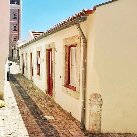 Apartments In The Castle Of S Jorge Lisbon Exterior photo